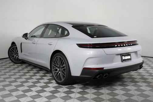 2026 Porsche Panamera Base