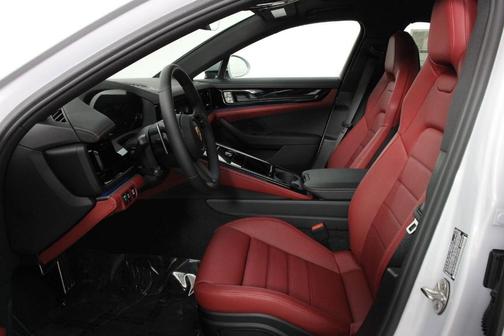 2026 Porsche Panamera Base