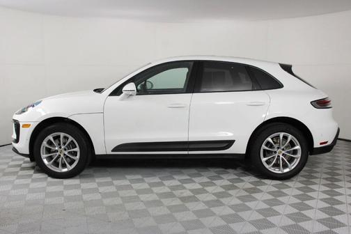 2025 Porsche Macan T