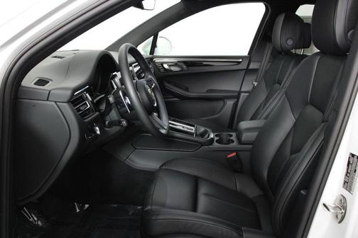 2025 Porsche Macan T