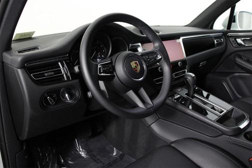 2025 Porsche Macan T