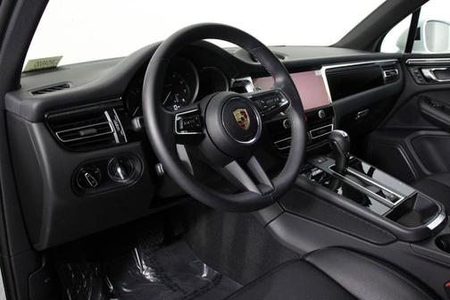 2025 Porsche Macan T