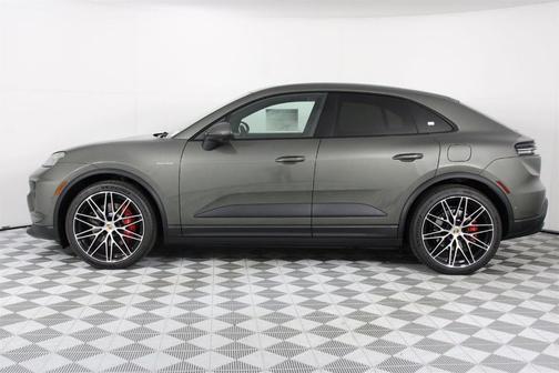 2025 Porsche Macan 4S