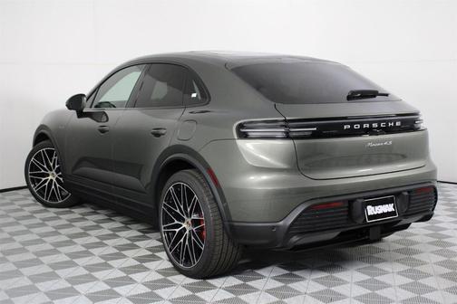 2025 Porsche Macan 4S