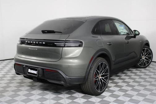 2025 Porsche Macan 4S