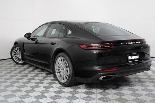 2018 Porsche Panamera 4