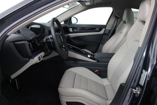 2026 Porsche Panamera Base