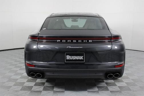 2026 Porsche Panamera Base