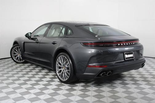 2026 Porsche Panamera Base