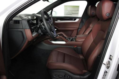 2026 Porsche Cayenne AWD