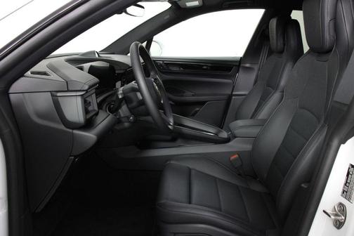 2025 Porsche Macan 4