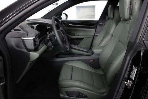 2025 Porsche Macan 4