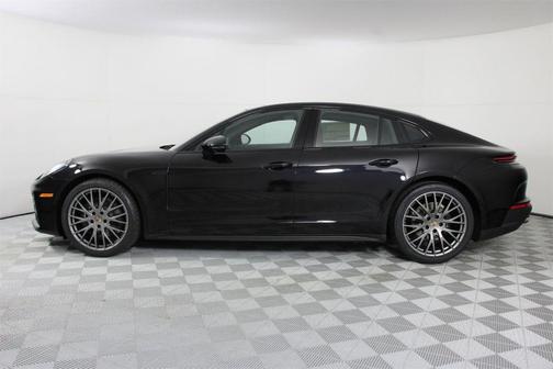 2026 Porsche Panamera Base