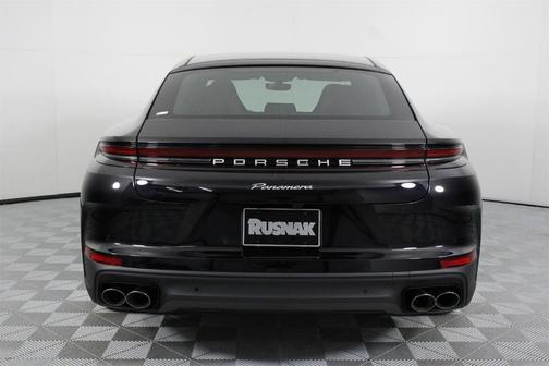 2026 Porsche Panamera Base