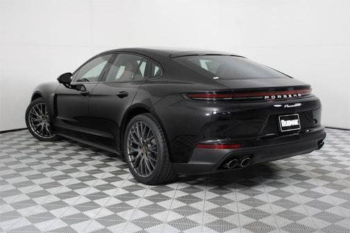 2026 Porsche Panamera Base