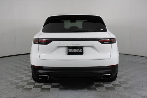 2022 Porsche Cayenne 
