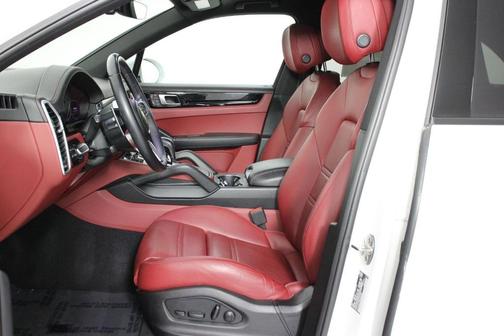 2022 Porsche Cayenne 