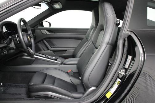 2020 Porsche 911 Carrera