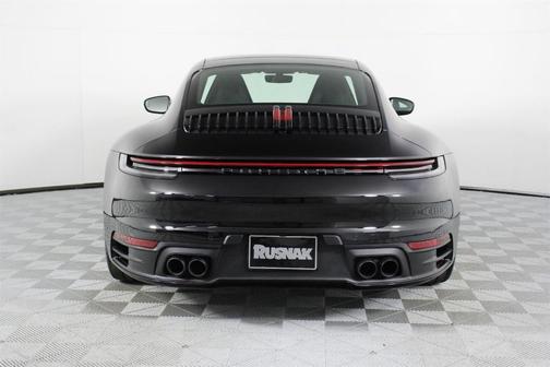 2020 Porsche 911 Carrera