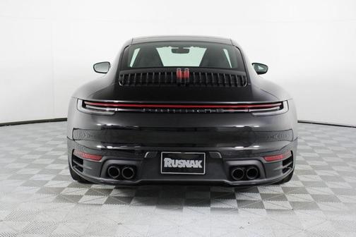 2020 Porsche 911 Carrera