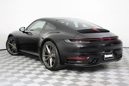 2020 Porsche 911 Carrera