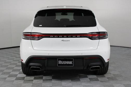 2026 Porsche Macan Base