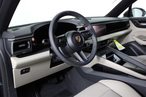 2025 Porsche Macan 4
