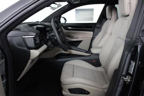 2025 Porsche Macan 4
