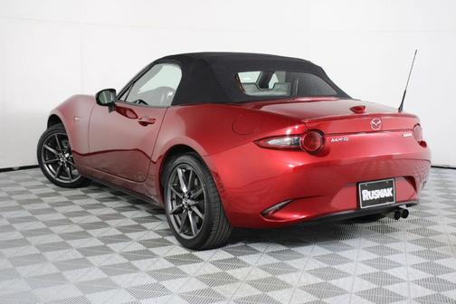 Soul Red 2016 Mazda MX-5 Miata Grand Touring