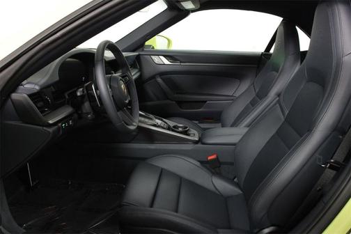 2025 Porsche 911 Carrera