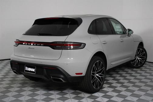 2026 Porsche Macan Base