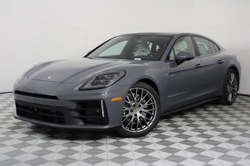 2026 Porsche Panamera 4