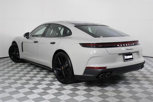 2026 Porsche Panamera Base