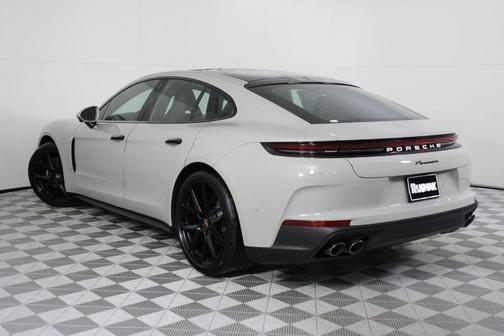 2026 Porsche Panamera Base