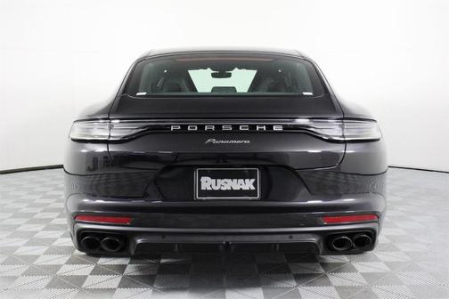 2022 Porsche Panamera Platinum Edition