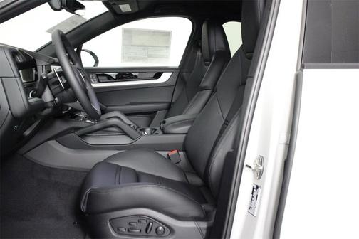 2026 Porsche Cayenne AWD