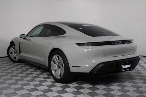 2022 Porsche Taycan Base