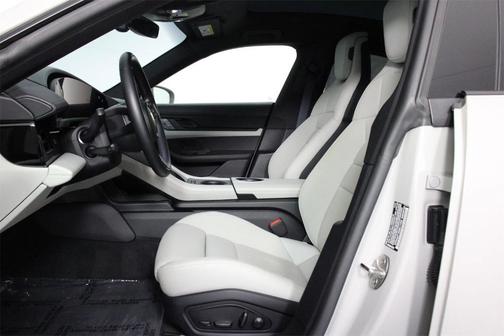 2022 Porsche Taycan Base