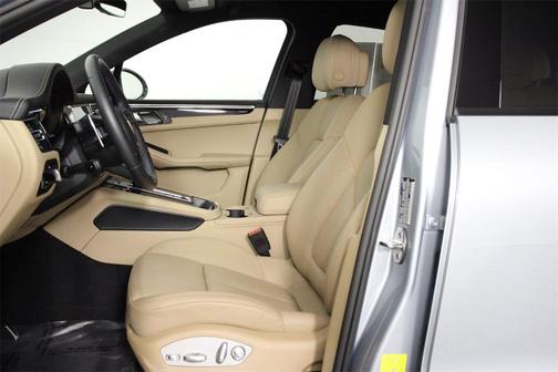 2025 Porsche Macan T