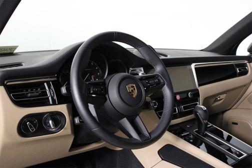 2025 Porsche Macan T