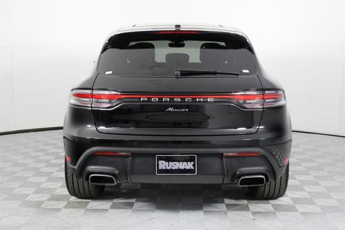2025 Porsche Macan T