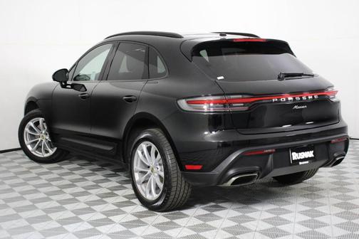 2025 Porsche Macan T