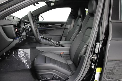 2026 Porsche Panamera 4