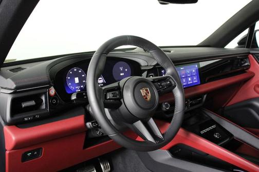 2025 Porsche Macan 4