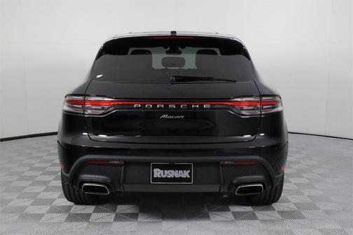 2025 Porsche Macan Base