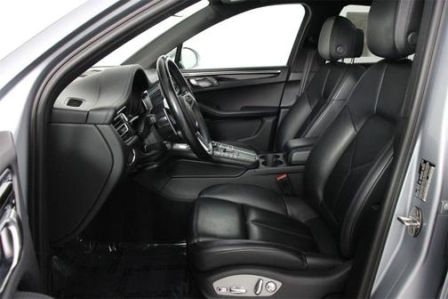 2021 Porsche Macan Base
