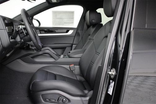 2026 Porsche Cayenne AWD
