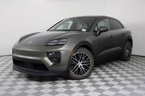 2025 Porsche Macan Base