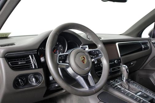 2021 Porsche Macan Base