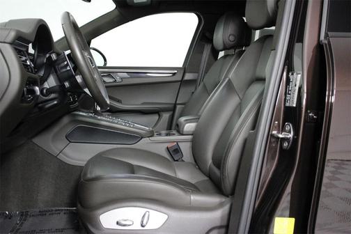 2021 Porsche Macan Base